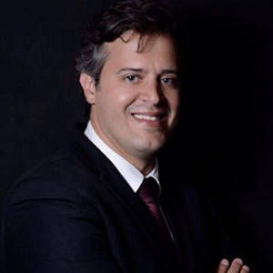 Dr. Rodrigo Godinho